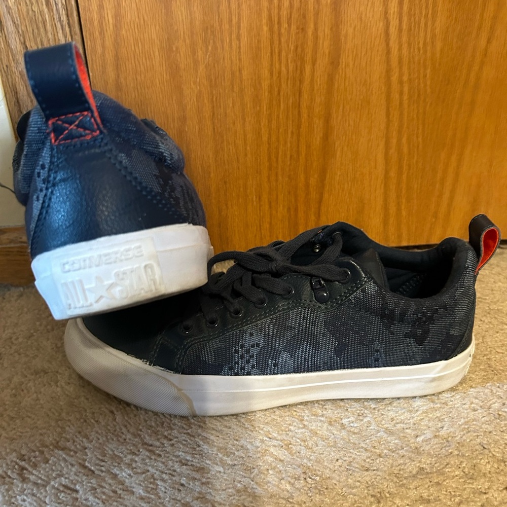 Navy blue converse all stars